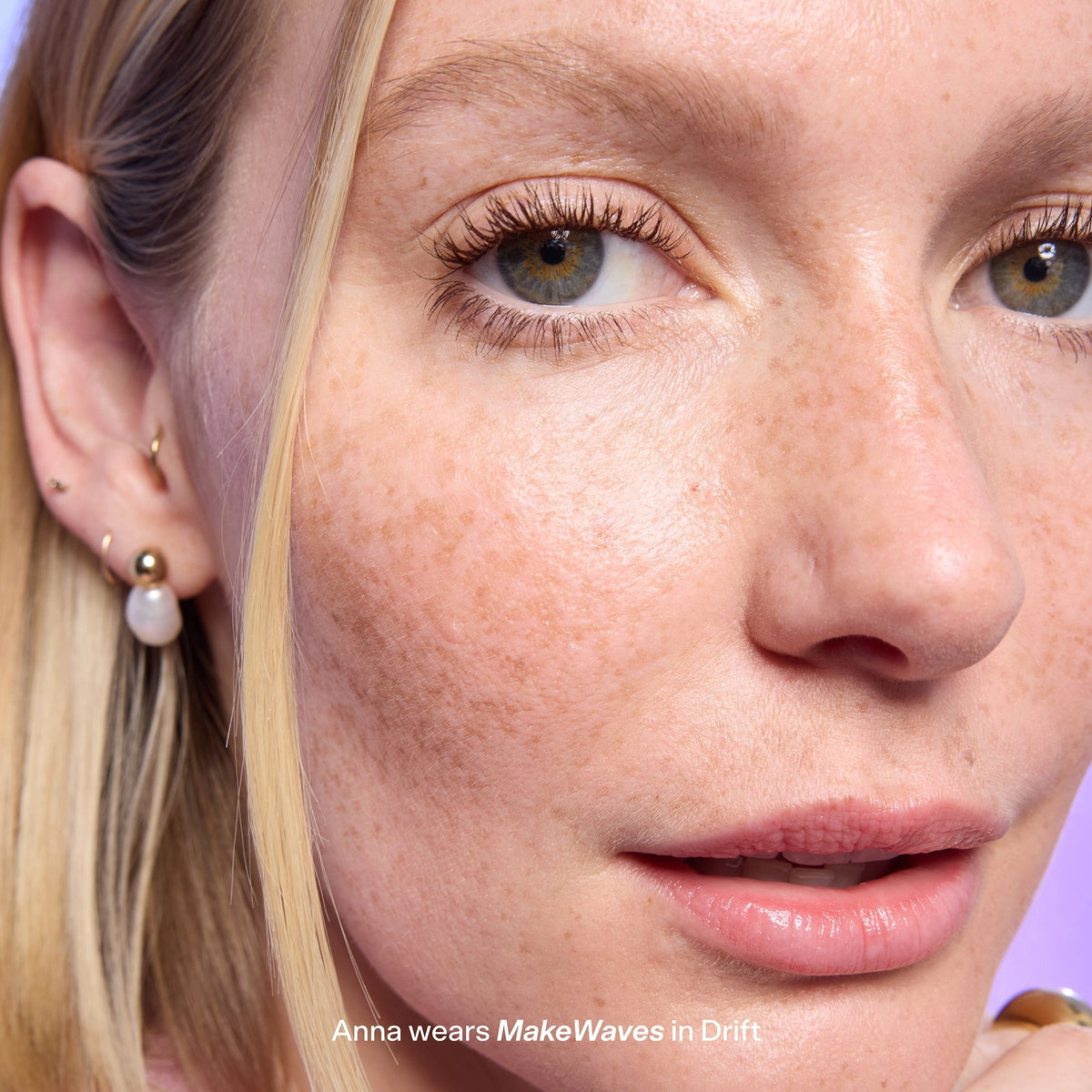 MakeWaves® Mascara A3