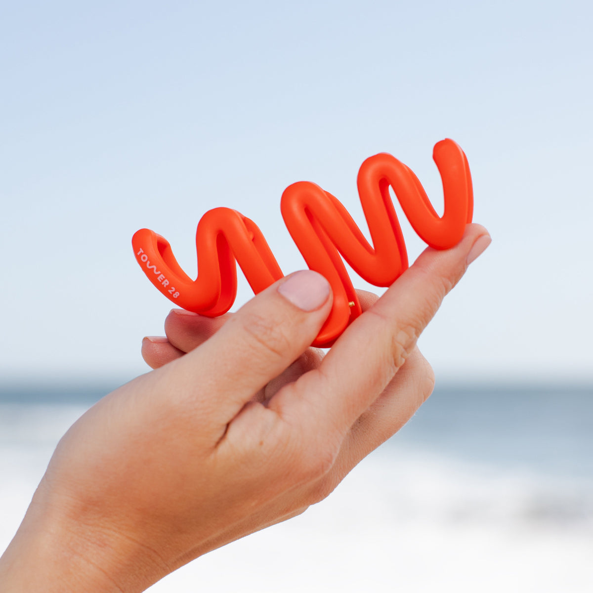 The ‘W’ Claw Clip R4