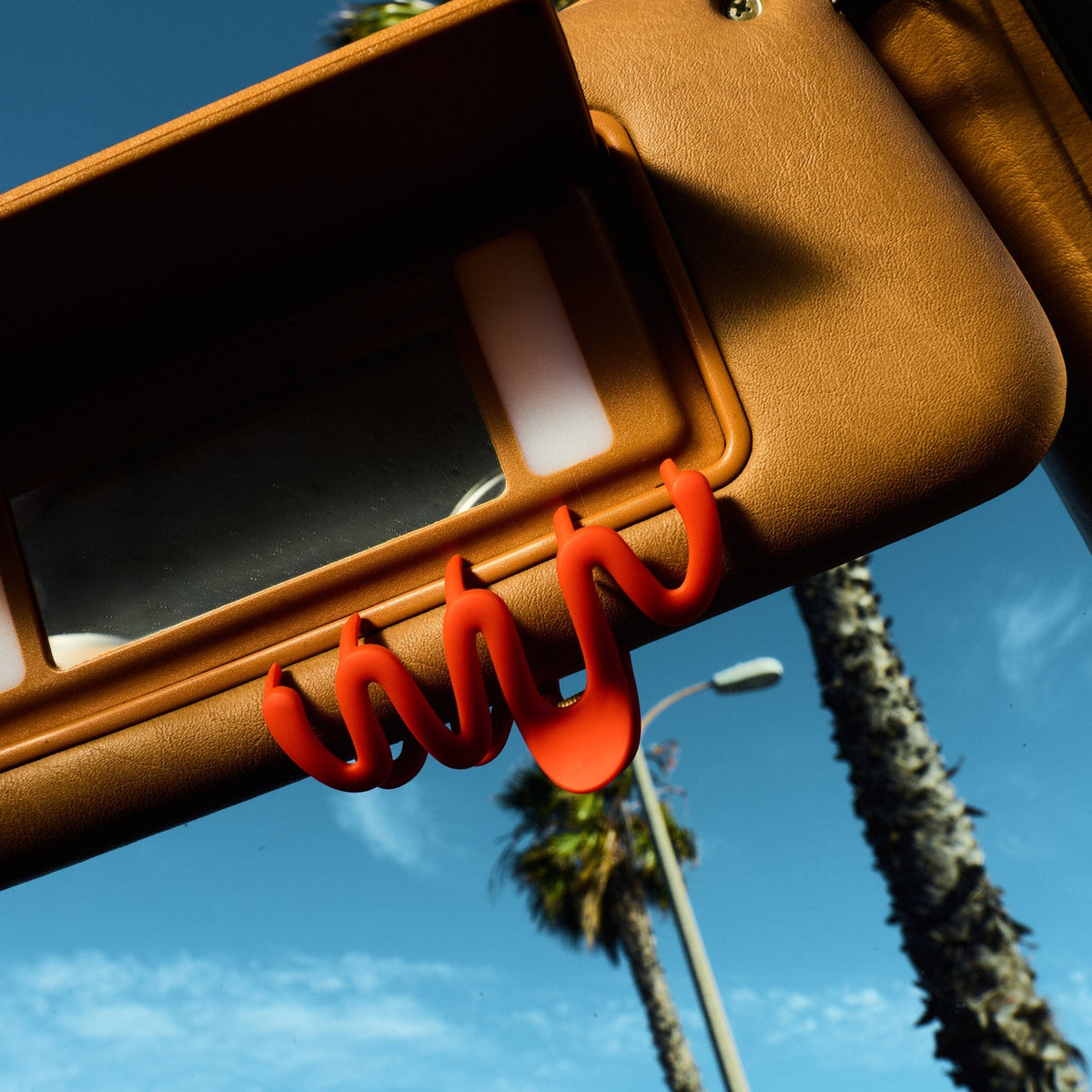 The ‘W’ Claw Clip R4